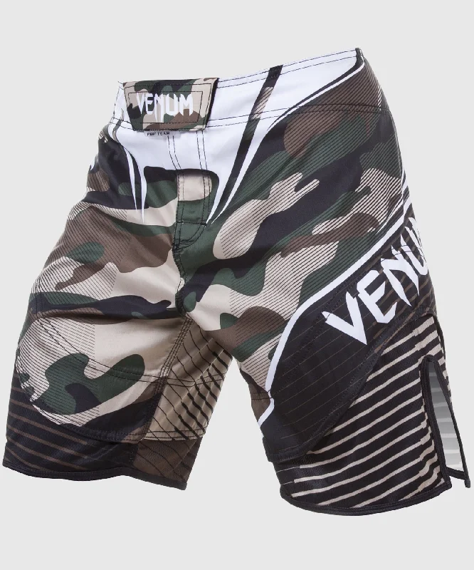 Men's ripped denim shorts for a trendy streetwear aestheticFightshort Venum Camo Hero - Vert/Marron