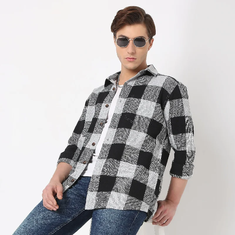 Men's Tailored Fit Checkered Casual Shirts in Multicolor for a Smart - Casual EnsembleRegular Fit Checkered Shirt