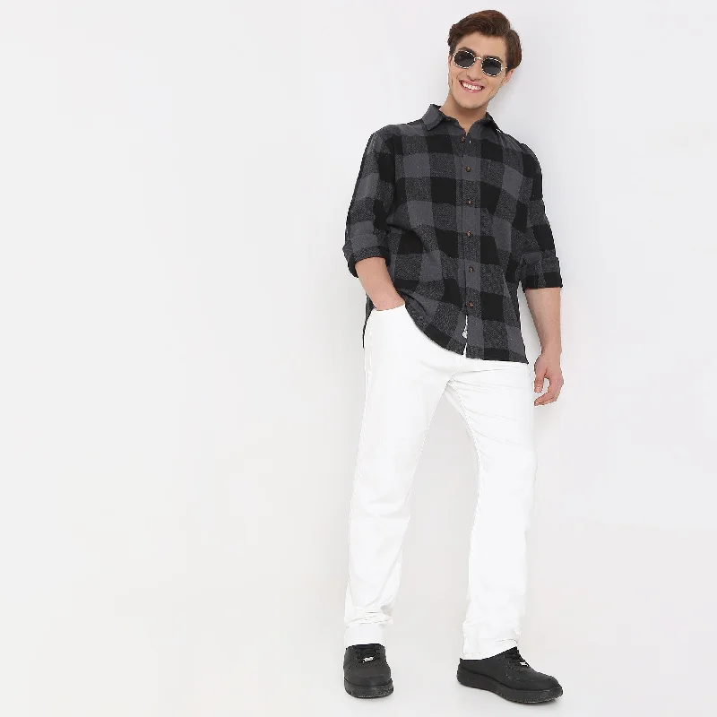 Men's Two - Tone Contrast Panel Casual Shirts in White and Navy for a Stylish and Eye - Catching DesignRegular Fit Checkered Shirt