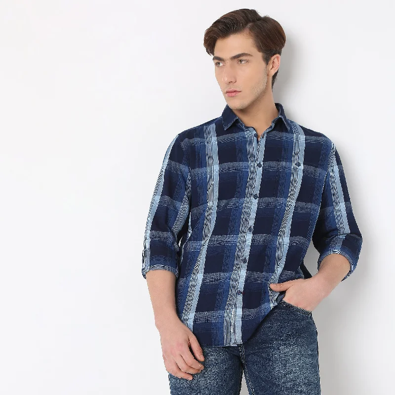 Men's Tailored Fit Checkered Casual Shirts in Multicolor for a Smart - Casual EnsembleCruiser® Authentic Indigo Shirt Regular Fit Shirt Classic Checks Perfect Denim Companion