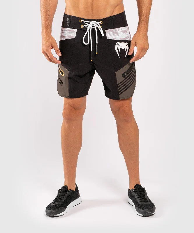 Men's floral print silk blend shorts for a unique night - out lookShort de bain Venum Cargo