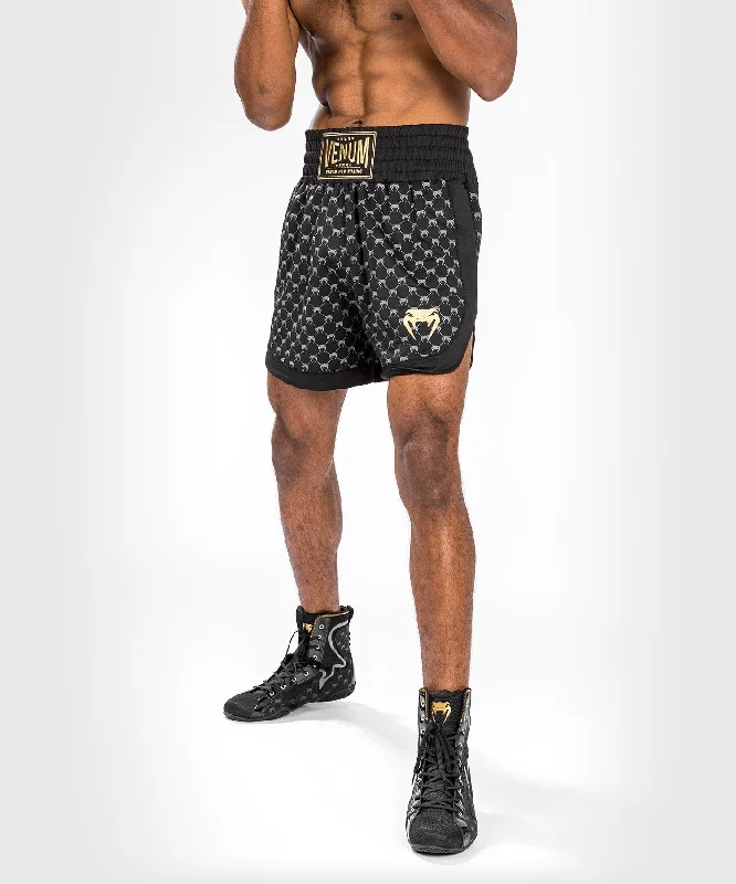 Men's breathable cotton athletic shorts for intense workoutsShort de Boxe Venum Monogram - Noir