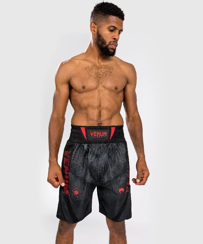 Men's breathable cotton athletic shorts for intense workoutsShort de Boxe Venum Phantom - Noir/Rouge