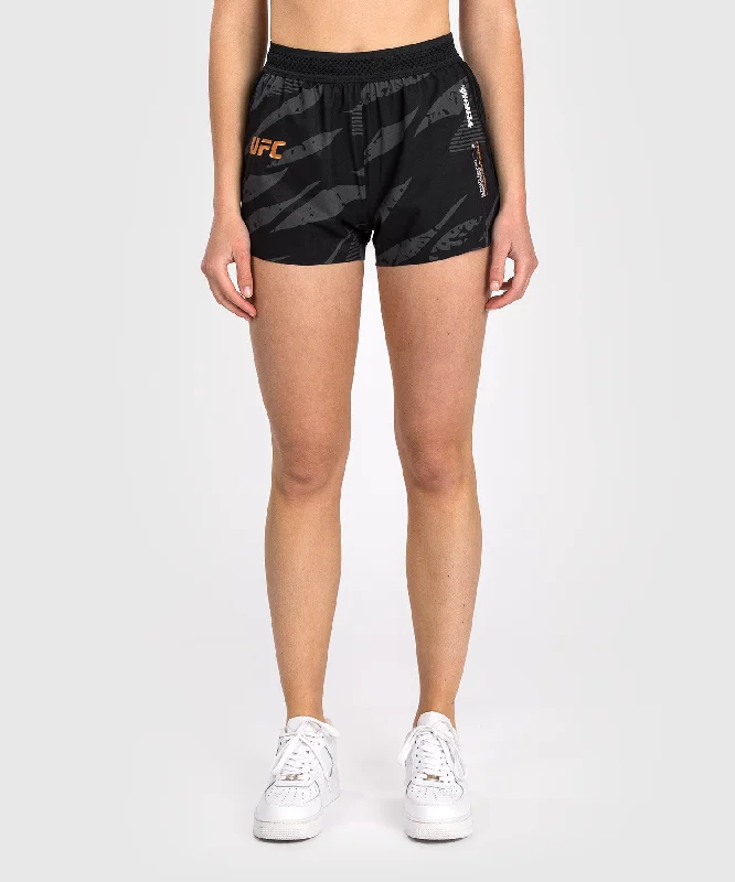 Men's zip - pocket canvas shorts for added functionality during travelShort de Performance pour Femmes UFC Adrenaline by Venum Fight Week - Urban Camo