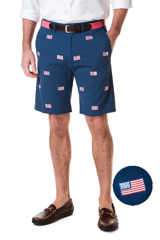 Men's pleated front twill shorts for a classic and sophisticated appearanceCisco Short Stretch Twill Nantucket Navy With American Flag