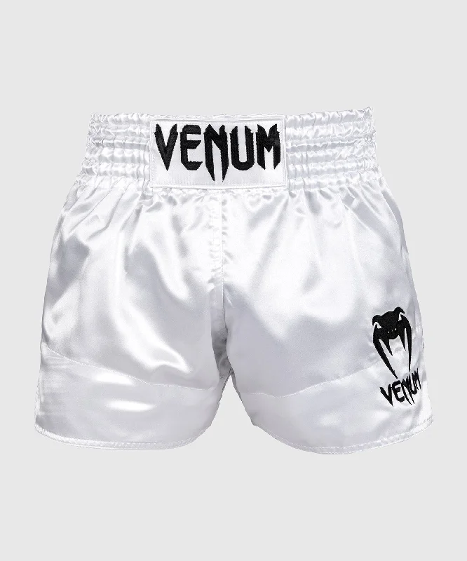 Men's flat - front chino shorts for semi - formal summer eventsShort de Muay Thai Venum Classic - Blanc/Noir