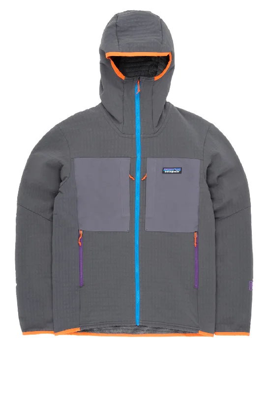 Men jackets with a media - friendly pocket for easy access to gadgetsPatagonia Men's R2 TechFace Hoody - Forge Grey