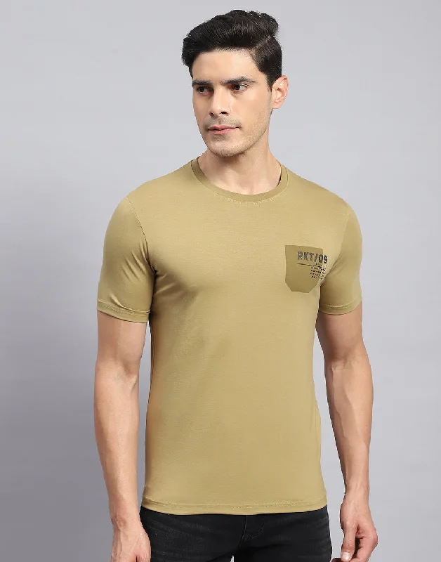 Men's UV - protection t - shirts for outdoor activities in the sunMen's UV - protection t - shirts for outdoor activities in the sunMen Khaki Printed Round Neck Half Sleeve T-Shirt