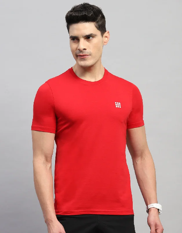 Men's plus - size pocket t - shirts with a classic lookMen's plus - size pocket t - shirts with a classic lookMen Red Solid Round Neck Half Sleeve T-Shirt