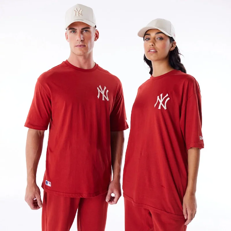 Men's eco - friendly recycled t - shirts for sustainable fashion choicesMen's eco - friendly recycled t - shirts for sustainable fashion choicesNew York Yankees League Essential Red Oversized T-Shirt